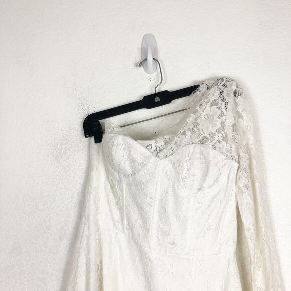 BCBGMAXAZRIA Arlena Mini Dress Size 8 One Shoulder White Lace Cocktail Bridal - Picture 3 of 13